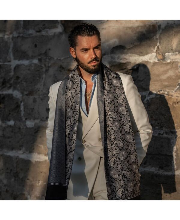 エリザベッタ メンズ アクセサリー マフラー・ストール・スカーフ シルク Elizabetta Pasquino Silk Scarfor Men Black ブラック エリザベッタ メンズ アクセサリー マフラー・ストール・スカーフ シルク Elizabetta Pasquino Silk Scarfor Men Black ブラック