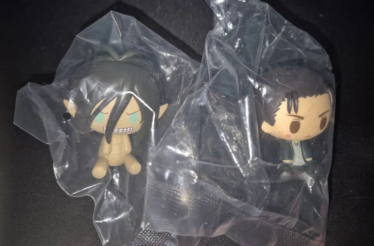 Ichiban Kuji Attack on Titan Chokonkko Eren Eren Titan 2 tipos set