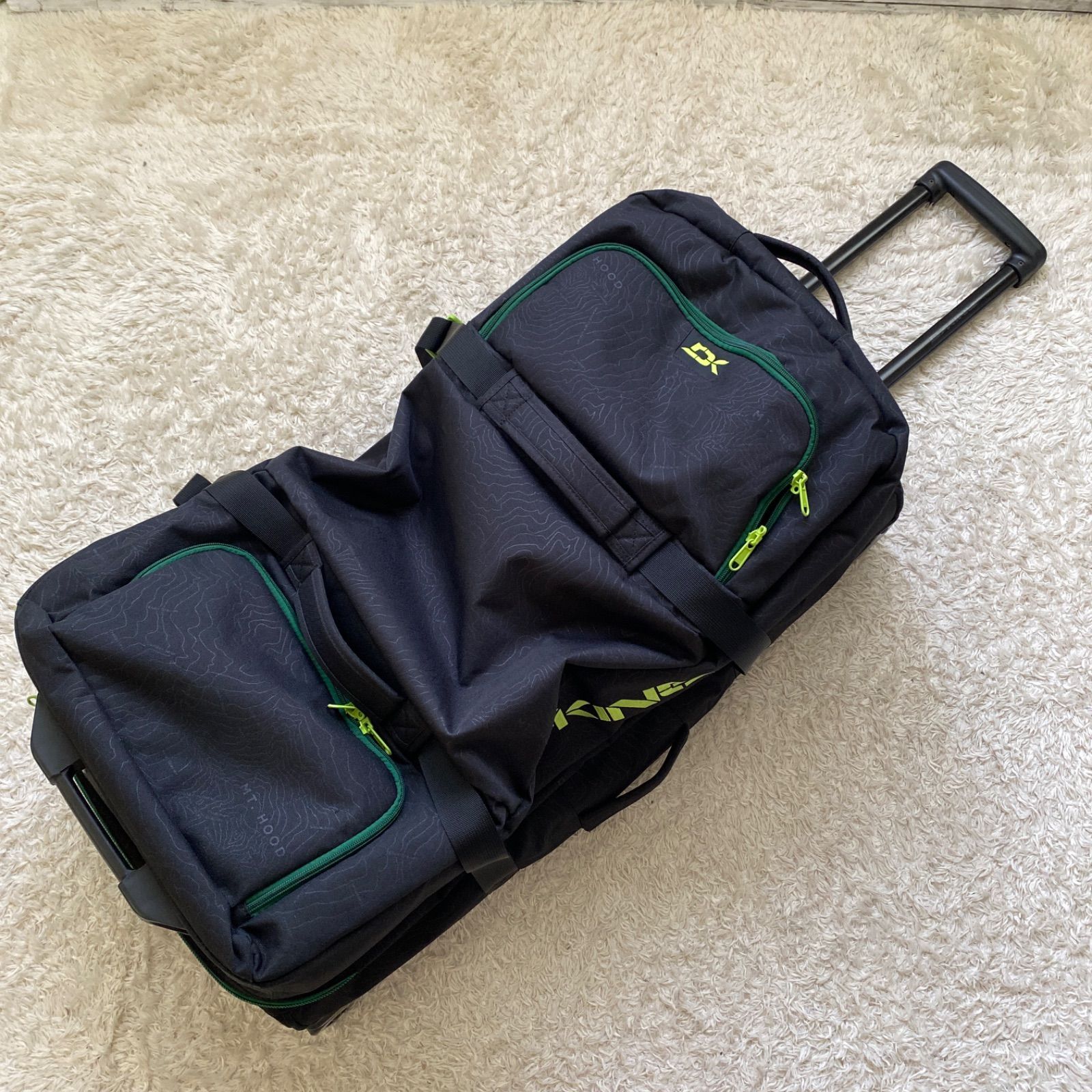 大容量！DAKINE ダカイン ボストンキャリーバッグ　100L ブラック　グリーン　刺繍ロゴ 11,400円