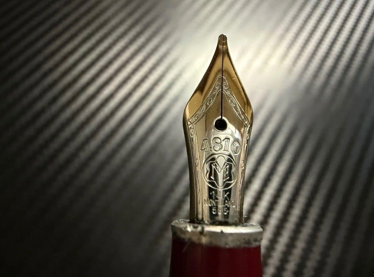極美品☆モンブラン　マイスターシュテュック　万年筆　ボルドー　中白 美品 モンブラン montblanc マイスターシュテュック 144 ボルドー 中白