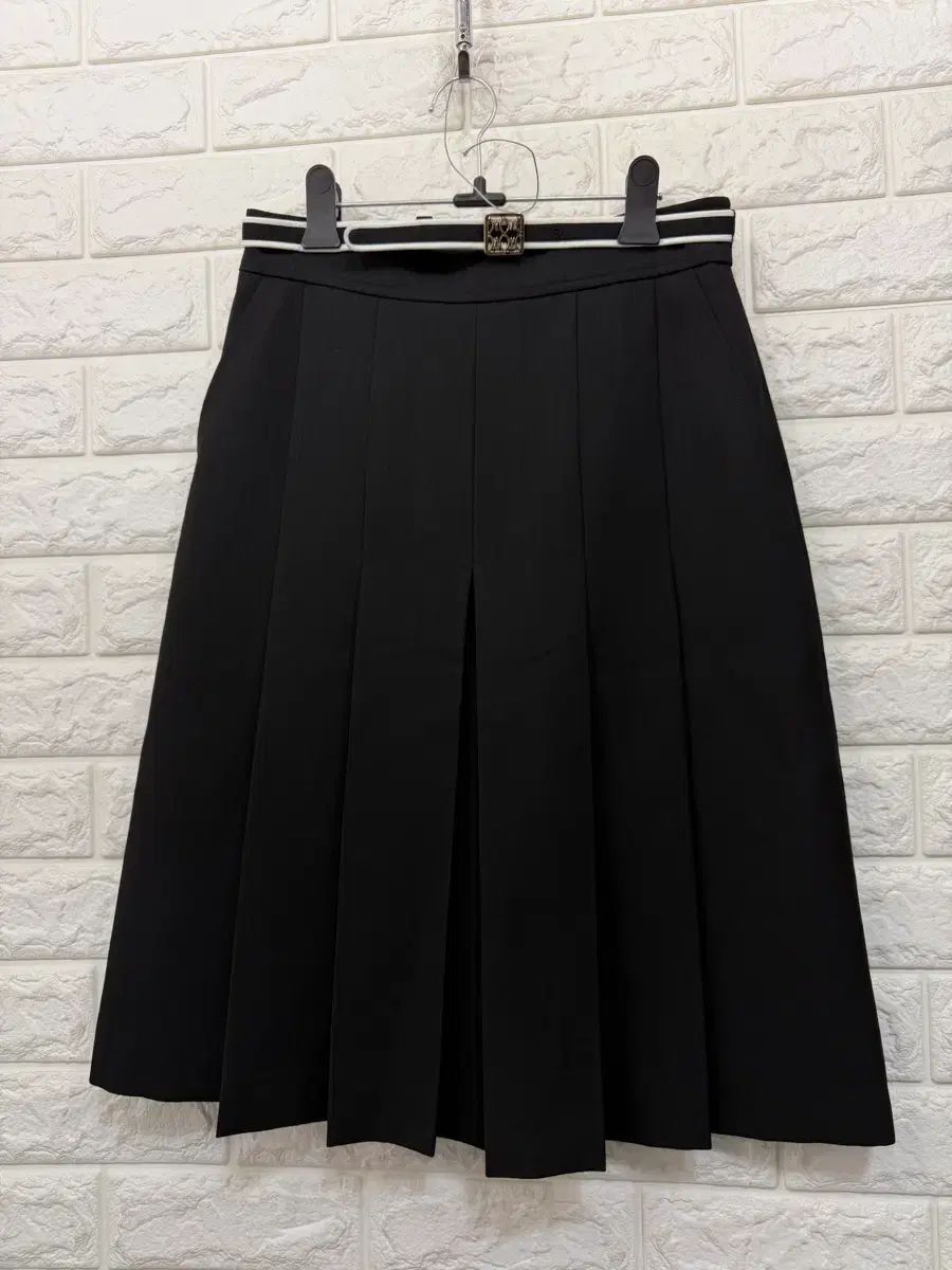 モジョエスピン ベルト付き プリーツ スカート 67