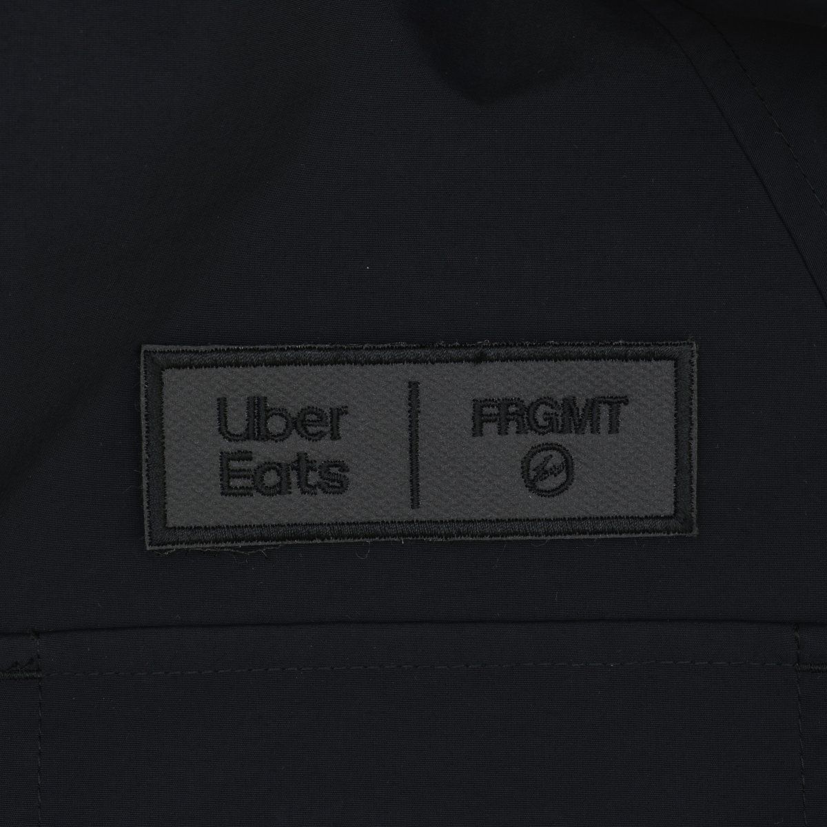 【fragmentdesign×UberEats】配達パートナー用ジャケット フード付きナイロンジャケット fragmentdesign×UberEats】配達パートナー用ジャケット フード付き