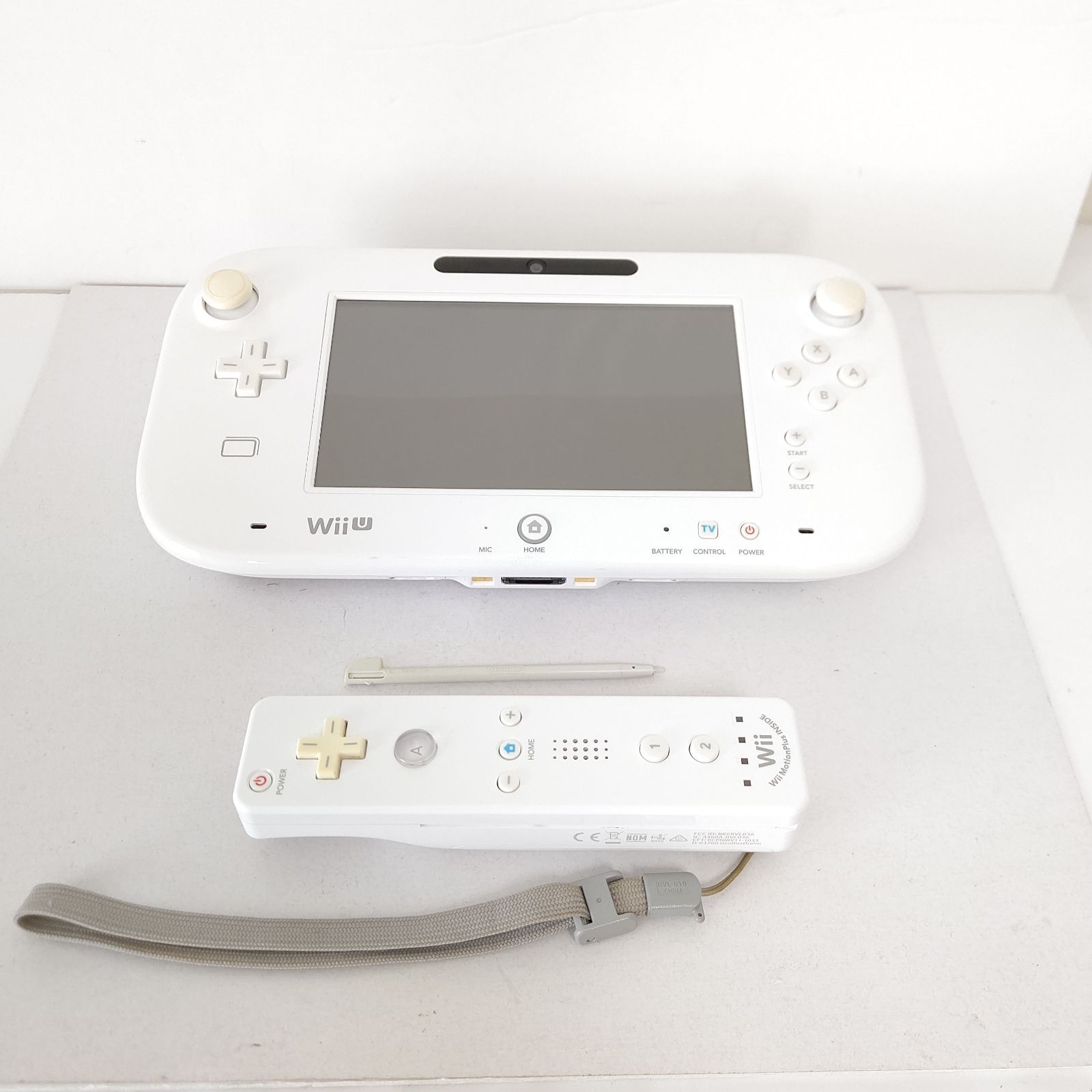 美品 任天堂 wiiu ファミリープレミアムセット シロ 32GB ウィーユー