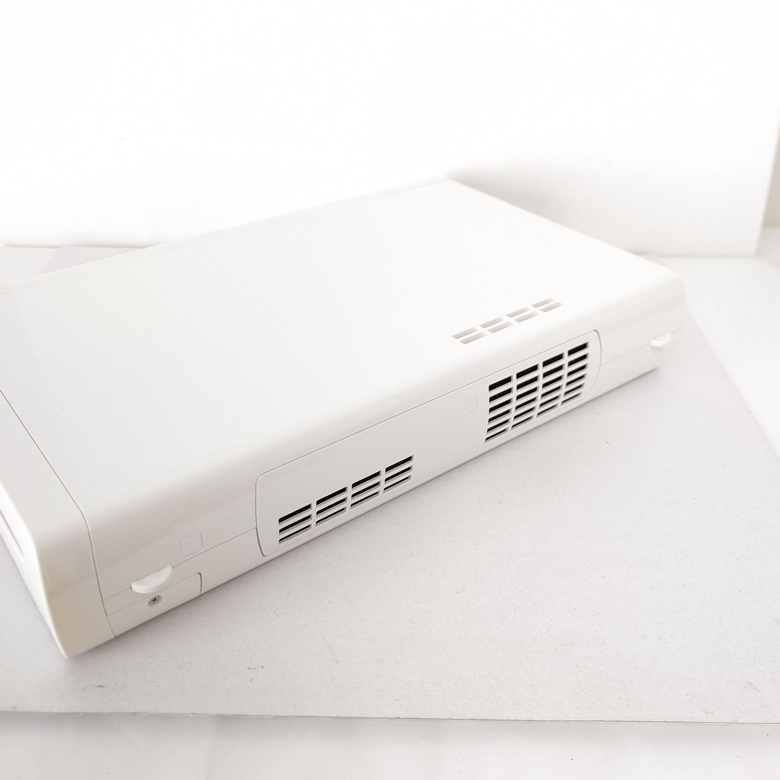 美品 任天堂 wiiu ファミリープレミアムセット シロ 32GB ウィーユー