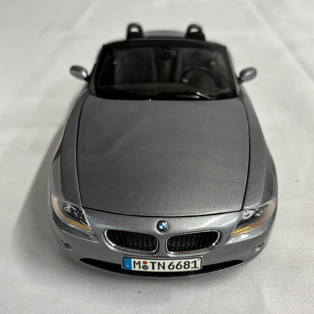 1172◇ミニカー 1/18スケール BMW Z4 京商 シルバー 箱入り - メルカリ
