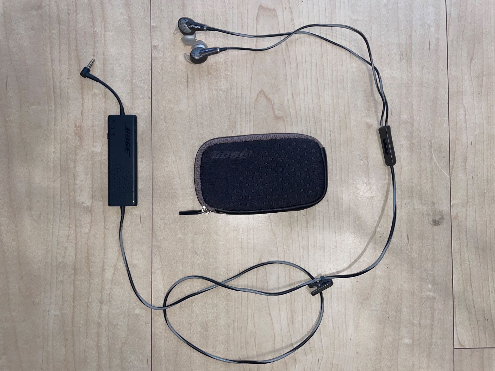 BOSE ボーズ QuietComfort 20 ノイズキャンセリングイヤホン QC20 ケース付き 動作確認済み 美品 即日発送 _349