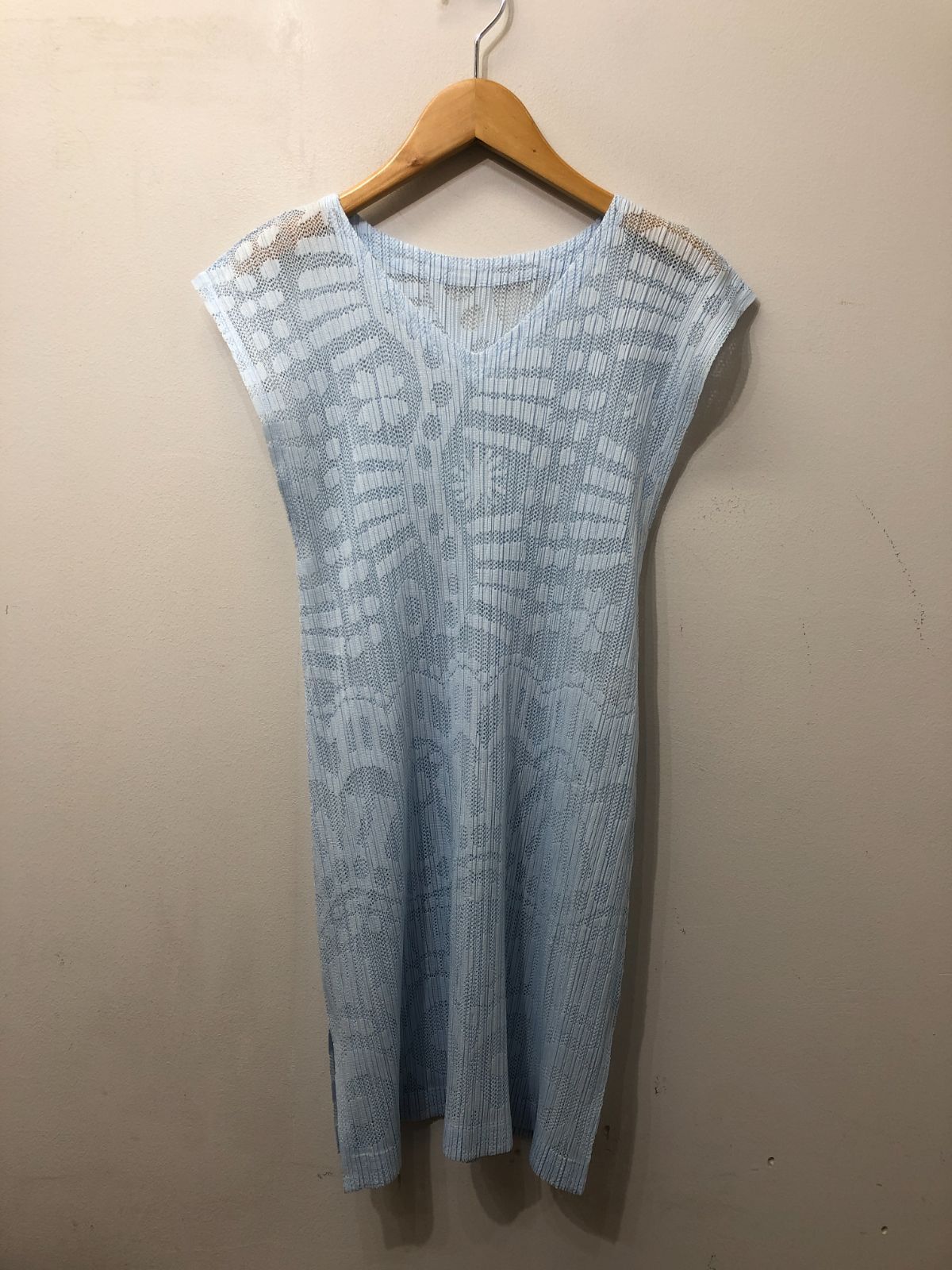 443☆PLEATS PLEASE プリーツプリーズ☆イッセイミヤケ☆サイドスリット 総柄レースチュニック【３】水色