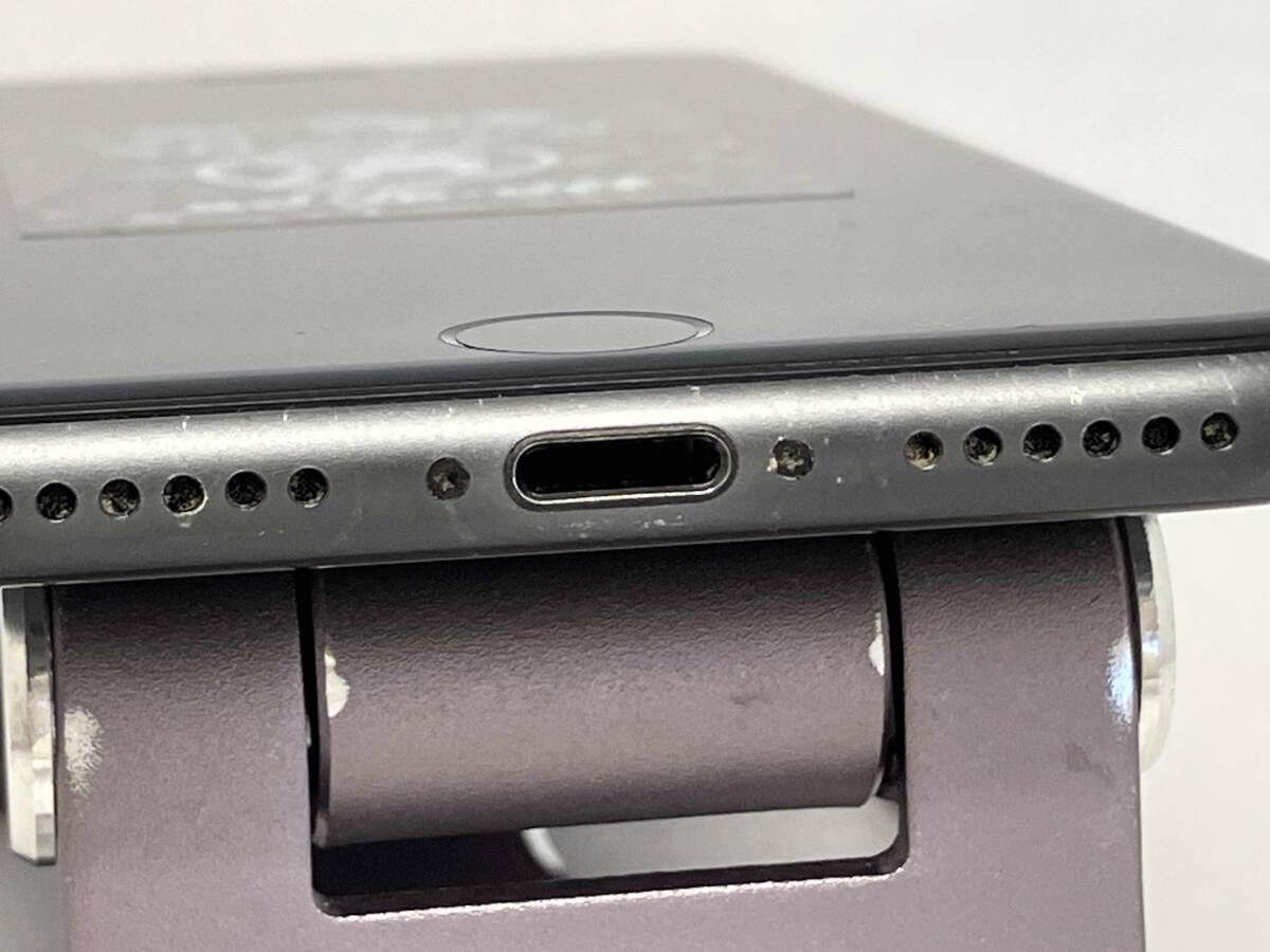 iPhone 8 64GB スペースグレー docomo SIMフリー - メルカリ