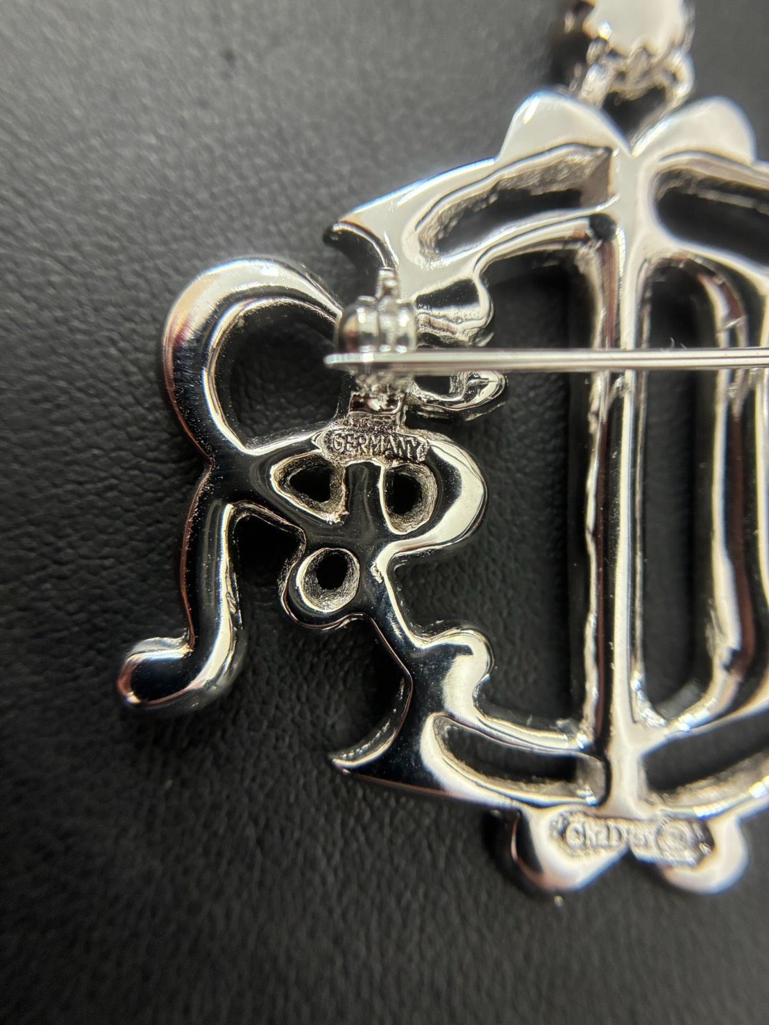 美品】Christian Dior ディオール エンブレム ブローチ GERMANY刻印