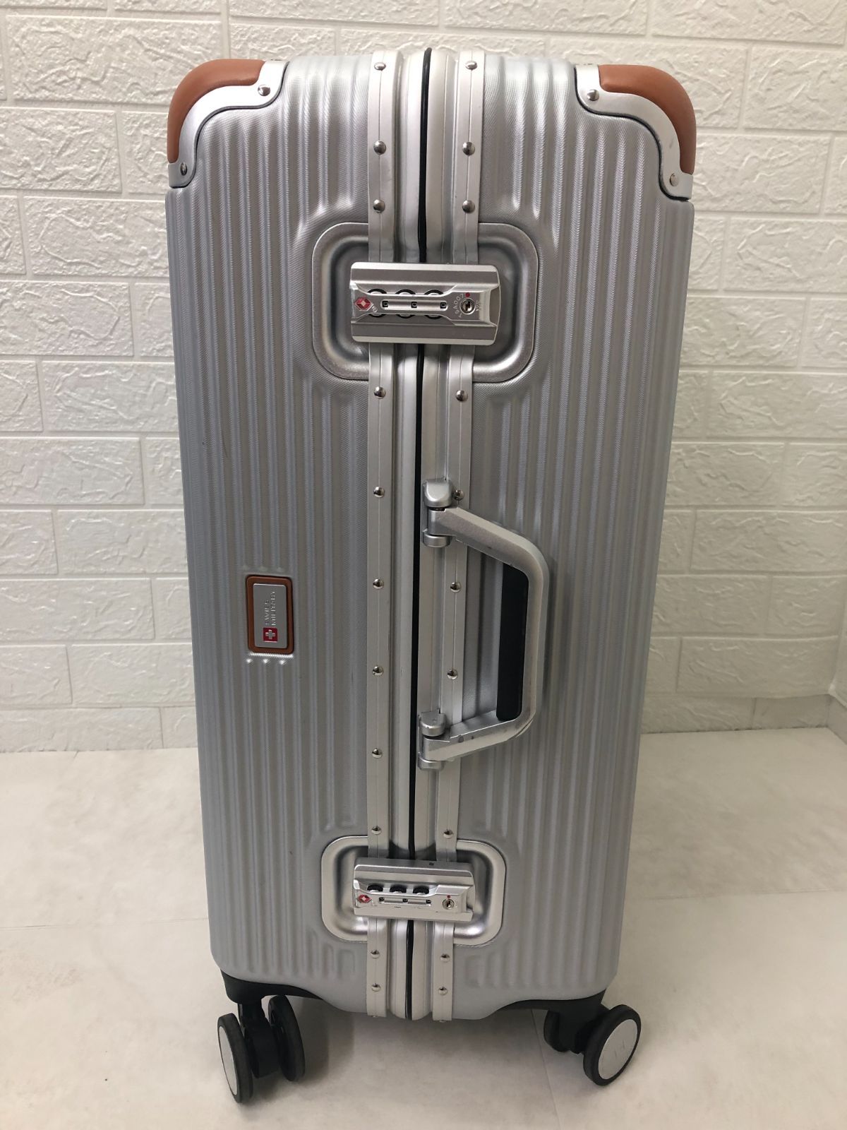 A）美品！SWISS MILITARY スイスミリタリー プレミアム Cタイプ 64L SM