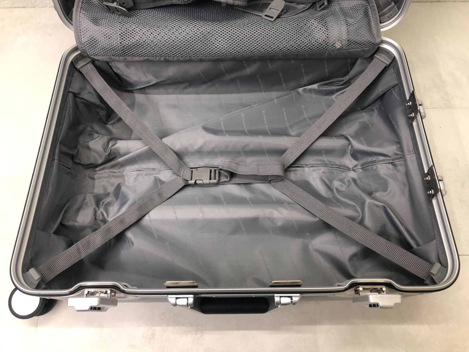 A）美品！SWISS MILITARY スイスミリタリー プレミアム Cタイプ 64L SM