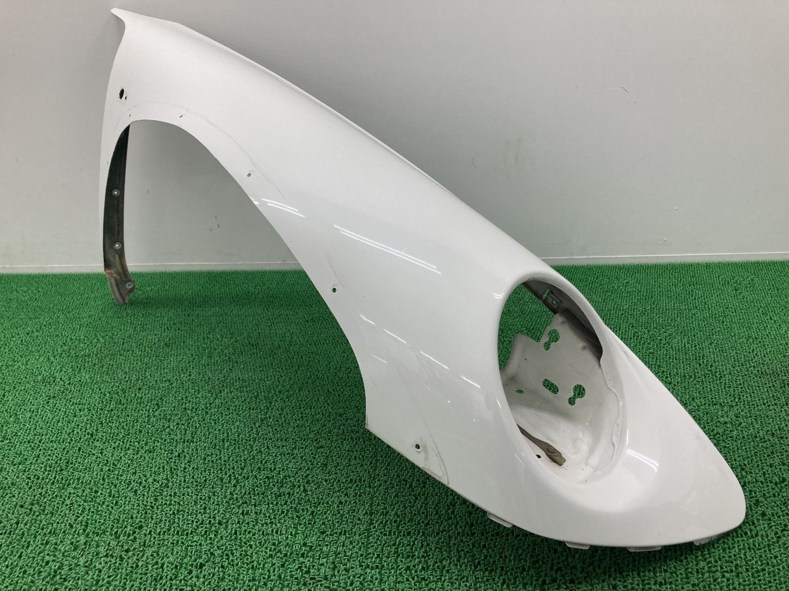 993 フロントフェンダー 右 白 ポルシェ 純正 中古 911 カレラ 凹み無し 即日発送 bA