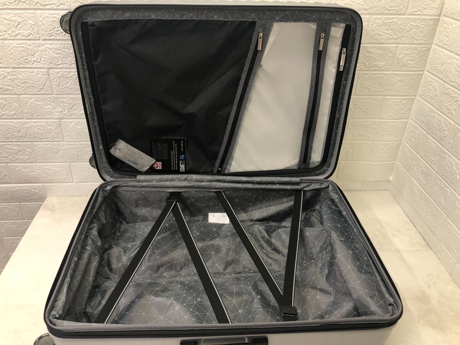 SAMSONITE サムソナイト エレメント スーツケース 27インチ シルバー