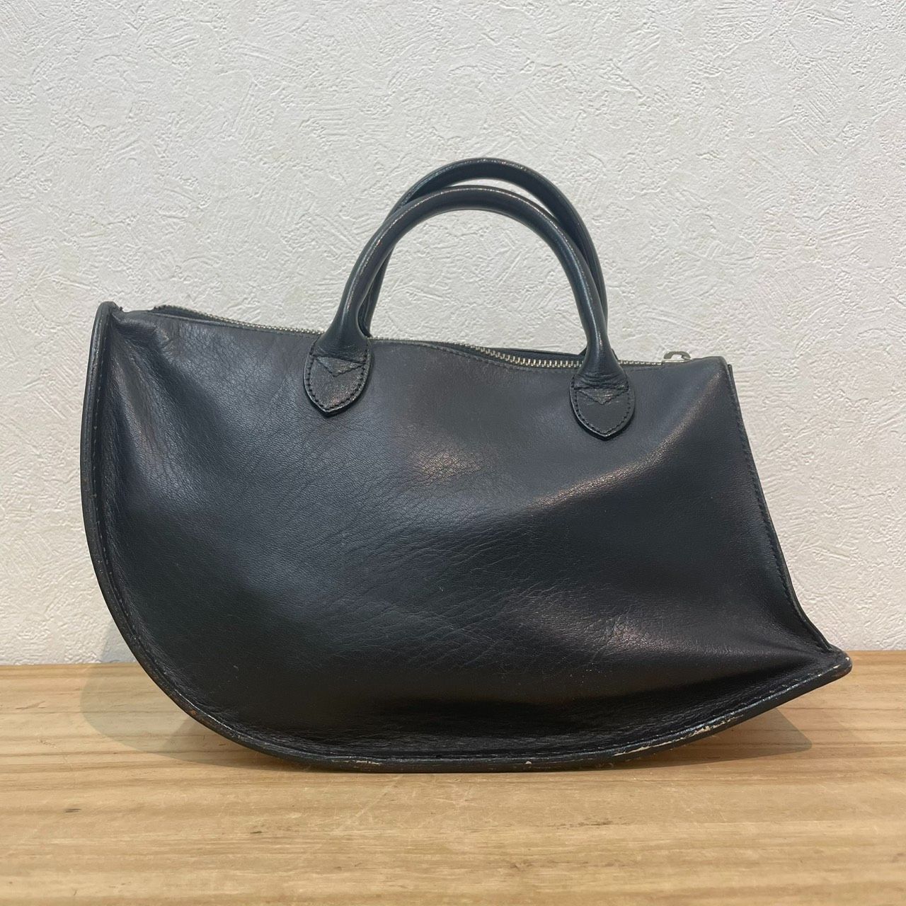 希少廃盤 マサキマツシマ ハンドバッグ カーフ 黒 変形 ロゴ ヌメ革　h253 成】廃盤品!! MASAKI MATSUSHIMA PARIS マサキマツシマ アイロン型