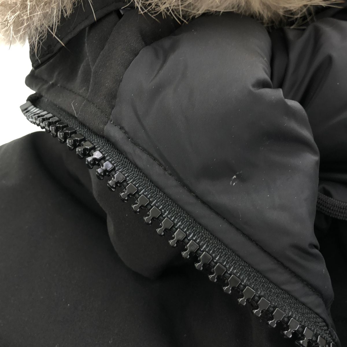 カナダグース　ラブラドール　ブラック　M　ほぼ新品 CANADA GOOSE カナダグース 7967JL ブラック ラブラドール ボンバー