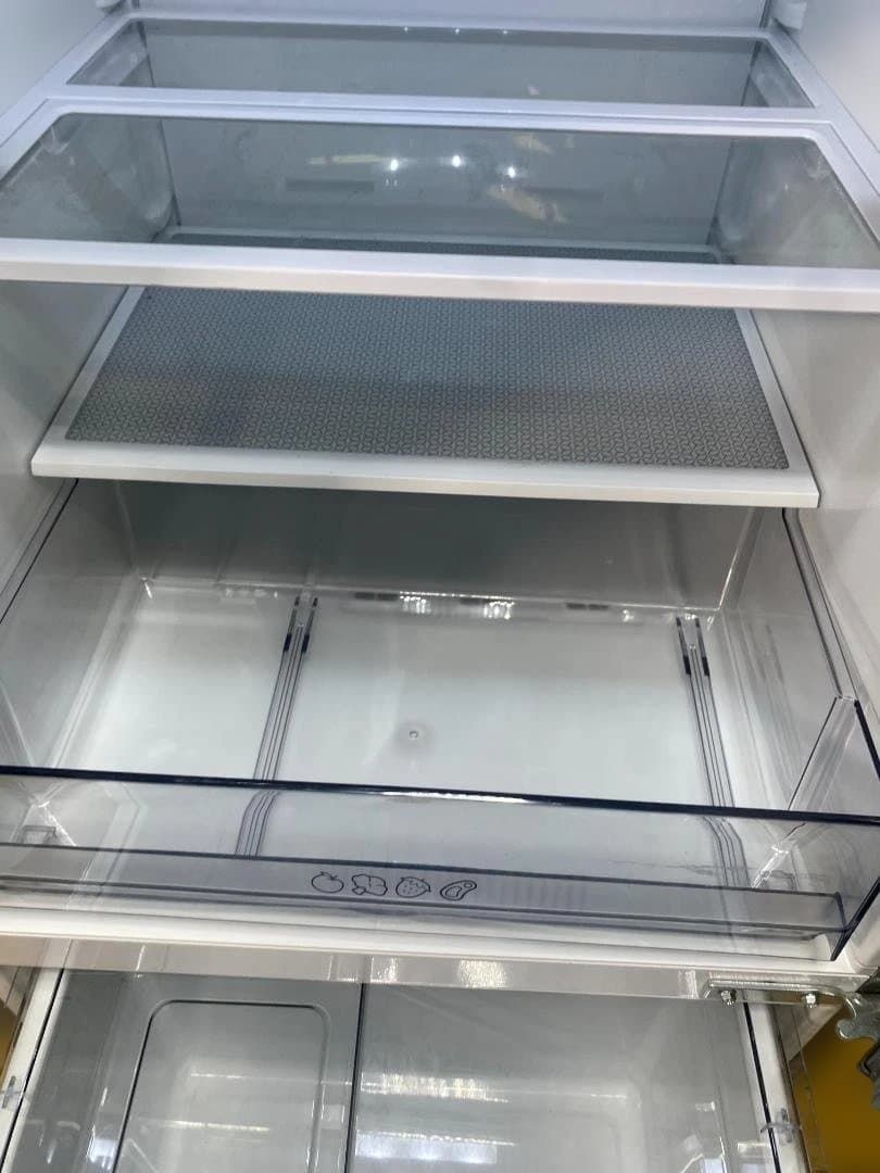 美品 高年式 2024年製 Hisense ハイセンス 283L 3ドア 冷凍冷蔵庫 HR