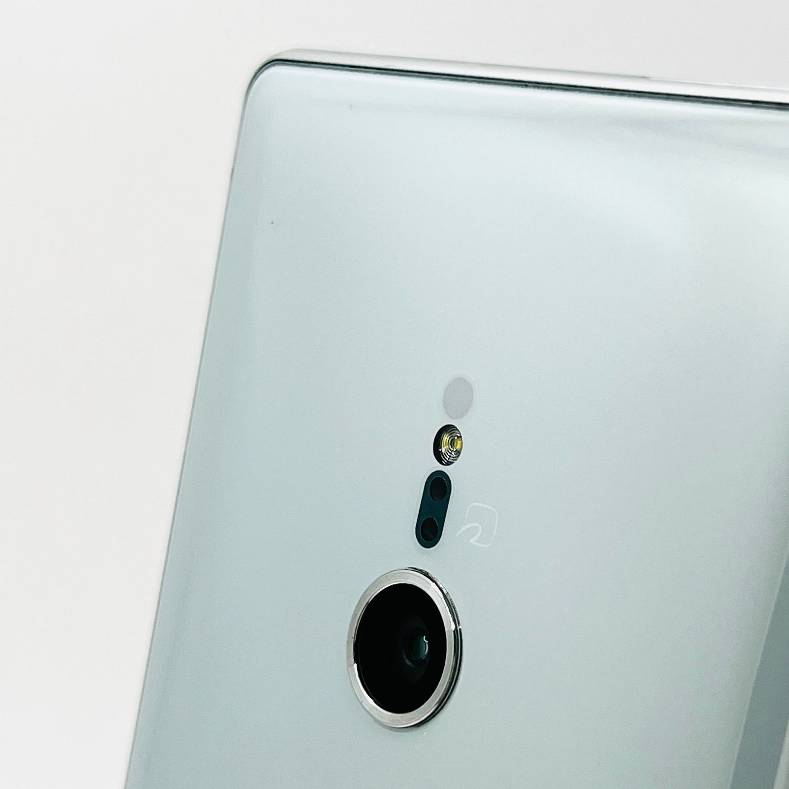 au Xperia XZ2 SOV37 64GB リキッドシルバー 中古 - メルカリ