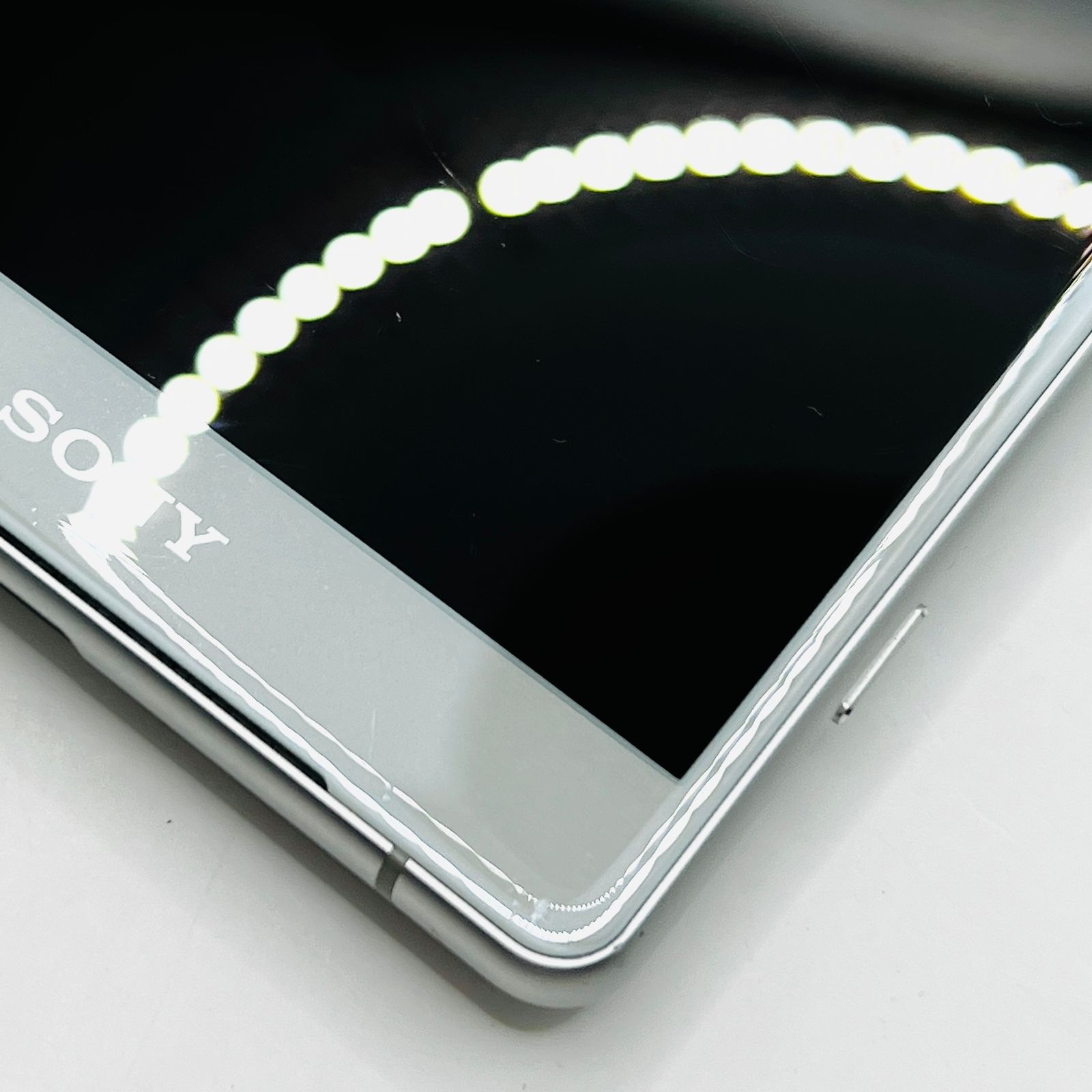 au Xperia XZ2 SOV37 64GB リキッドシルバー 中古 - メルカリ
