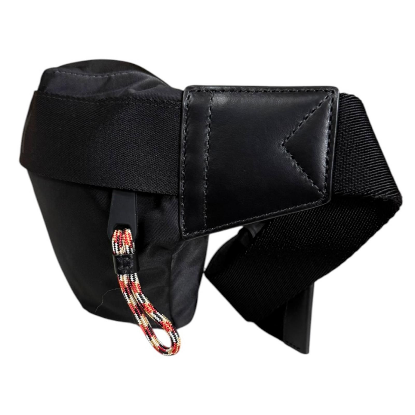美品 バーバリー 8025668 ナイロン ブラック ウエストバッグ ボディバッグ 黒 1006【中古】BURBERRY バーバリー ソニー バムバッグ ボディバッグ ナイロン 8025668