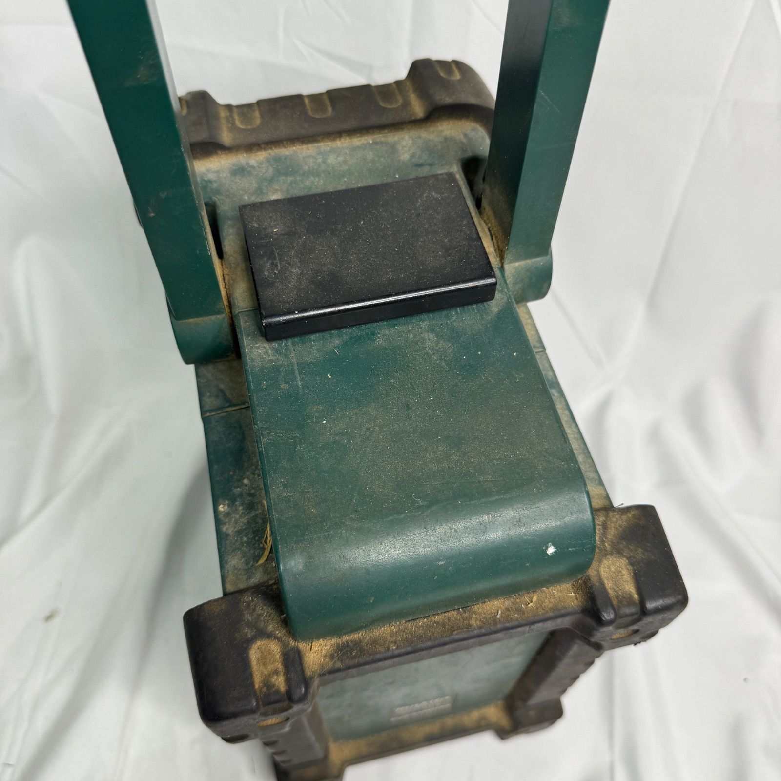 ジャンク品/動作未確認】makita マキタ 充電式ラジオ MR100 現状品
