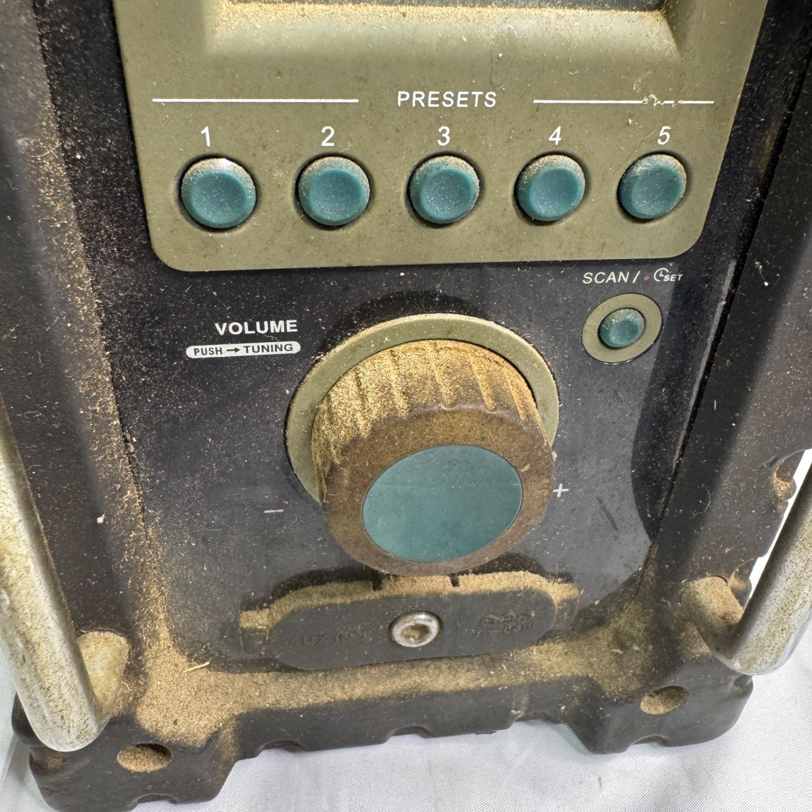 ジャンク品/動作未確認】makita マキタ 充電式ラジオ MR100 現状品