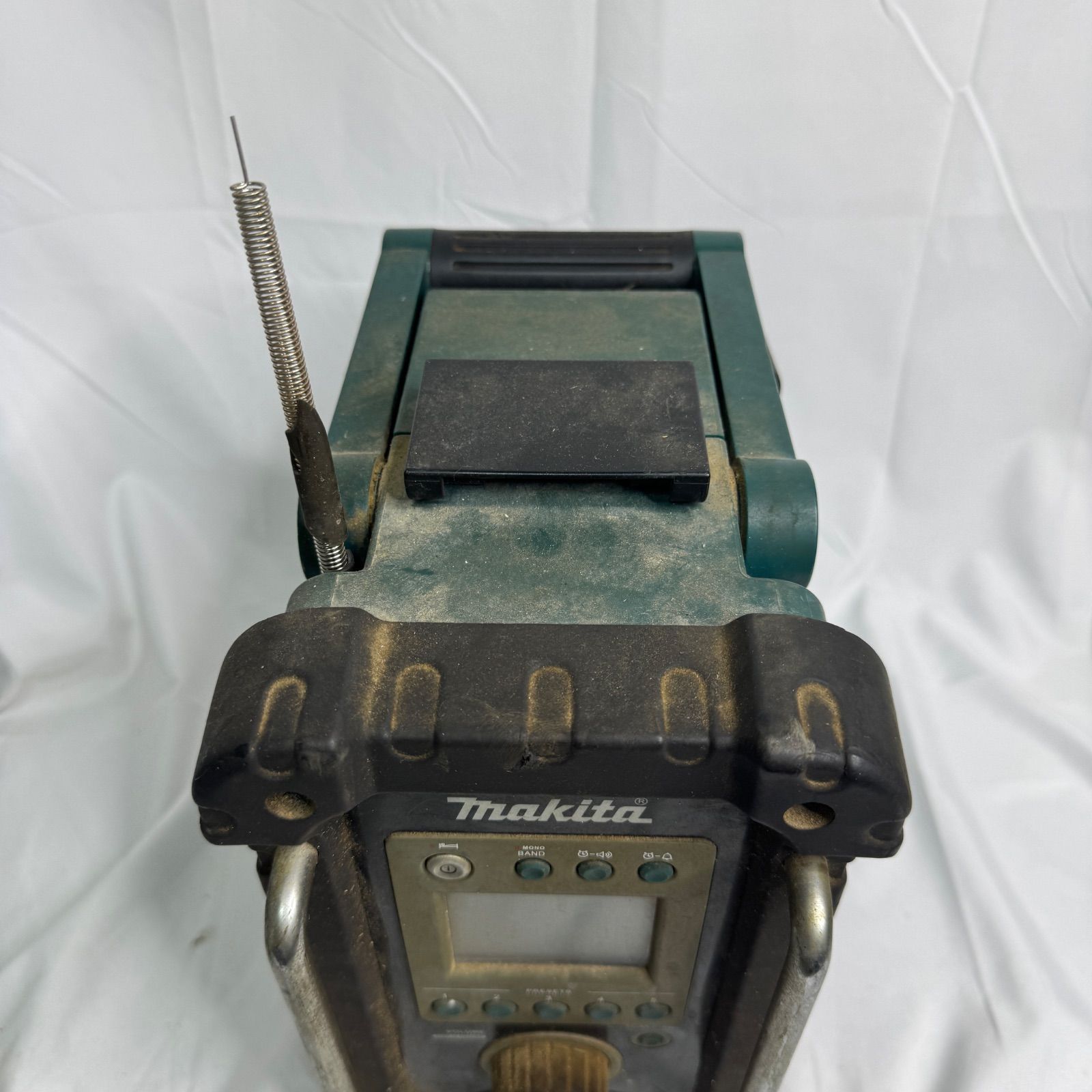 ジャンク品/動作未確認】makita マキタ 充電式ラジオ MR100 現状品