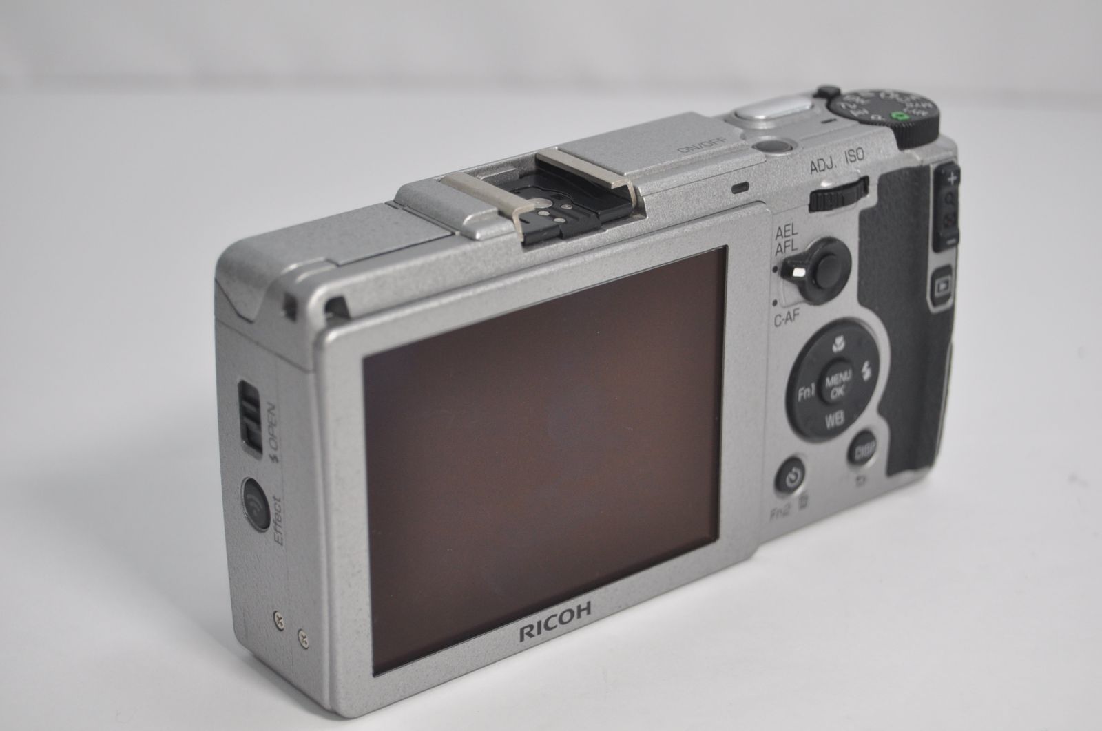 シャッター数6870回！RICOH リコー GR II Silver Edition - メルカリ