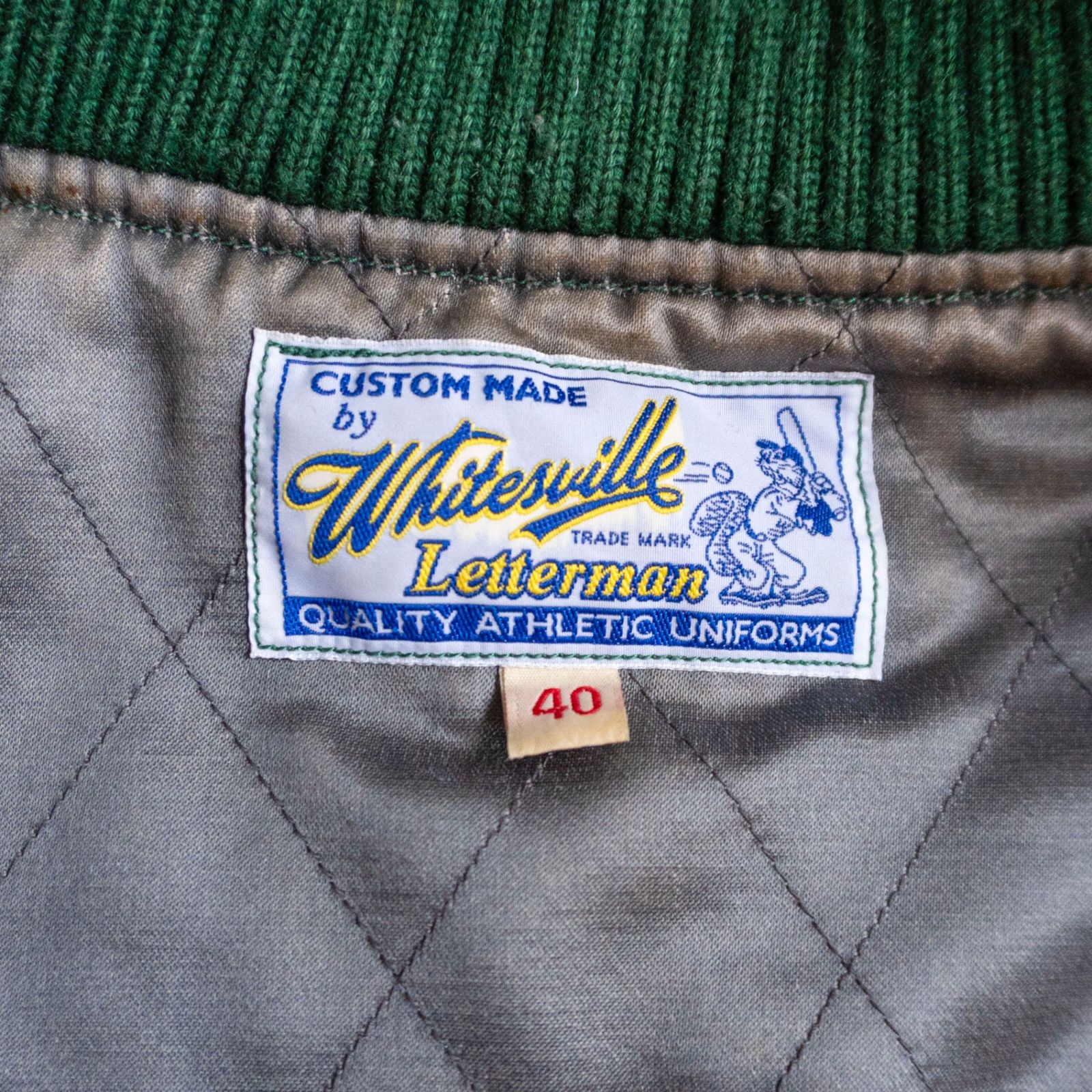美品】WHITESVILLE【フルデコ レザースリーブ スタジャン】40
