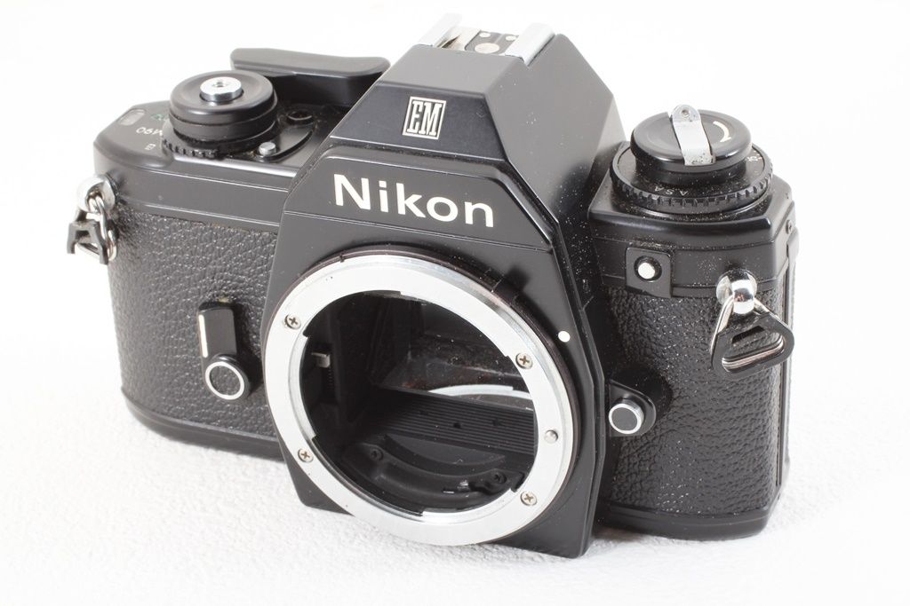 u*m様 ジャンク品扱い ★☆ Nikon EM ボディ 一眼レフ フィルムカメ 格安 NIKON ニコン EM ボディ 一眼レフ フィルムカメラ - メルカリ