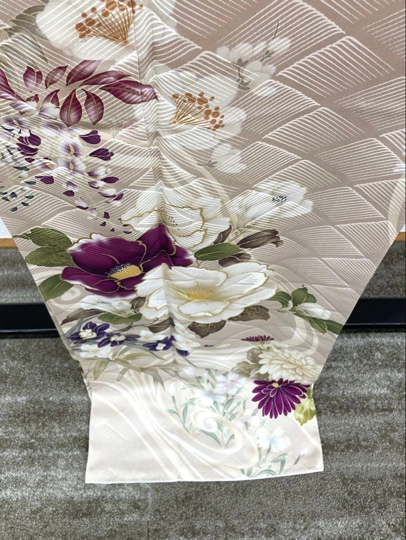 振袖 ラメ刺繍 金彩 紋意匠 身丈171cm 新品未使用品MO3896 - メルカリ 