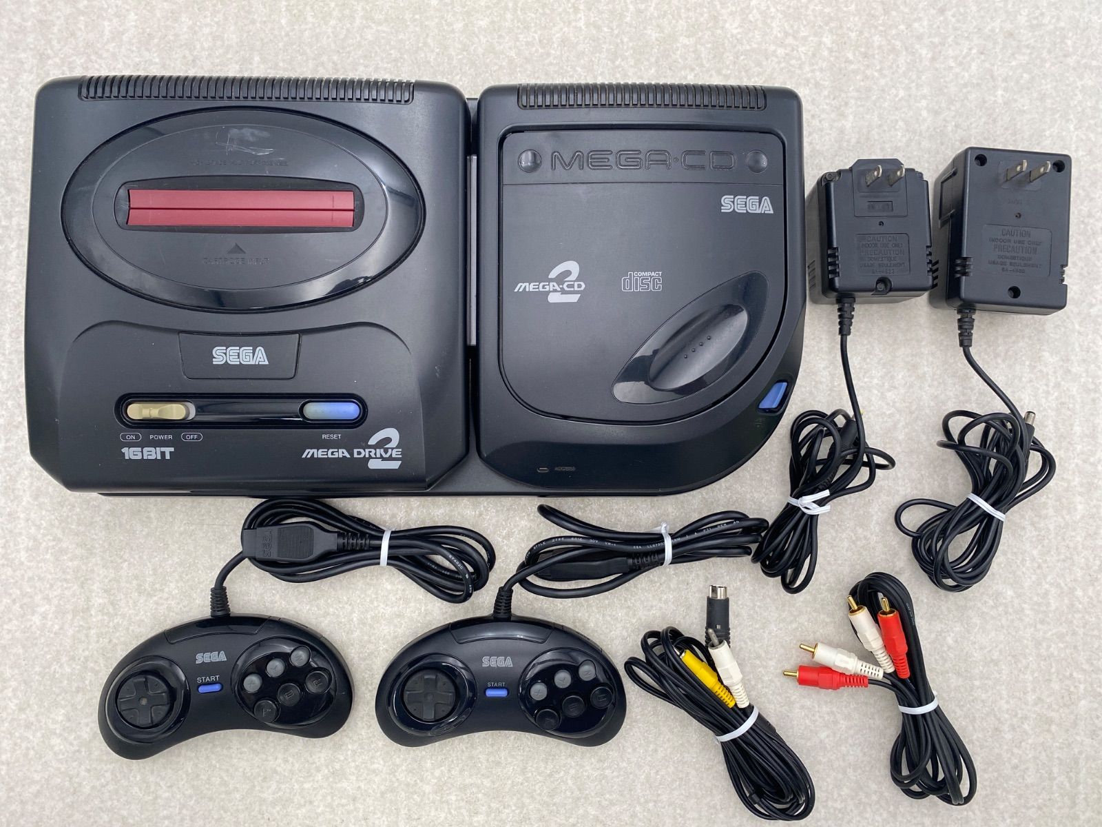 SEGA　メガドライブ2 16BIT　本体　MEGAｰCD2　２点
