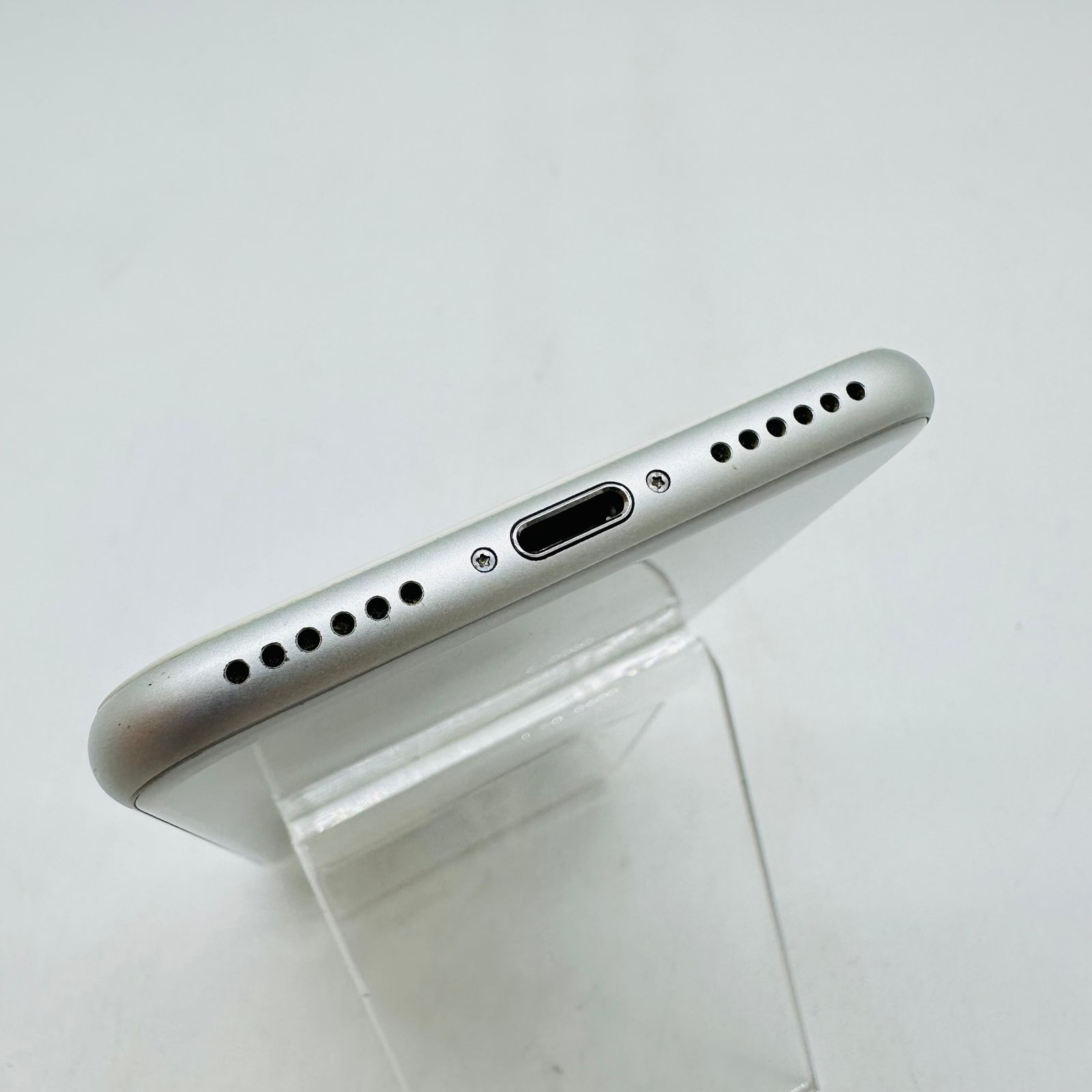 au iPhone 8 64GB シルバー MQ792J/A 利用制限〇 動作確認済み - メルカリ