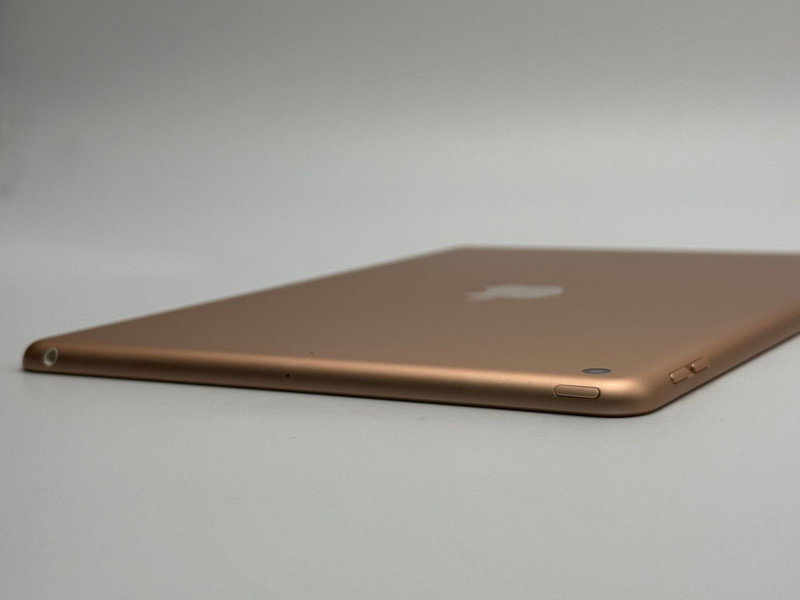 箱付き中古B】iPad 第8世代 128GB ゴールド Wi-Fi バッテリー【94