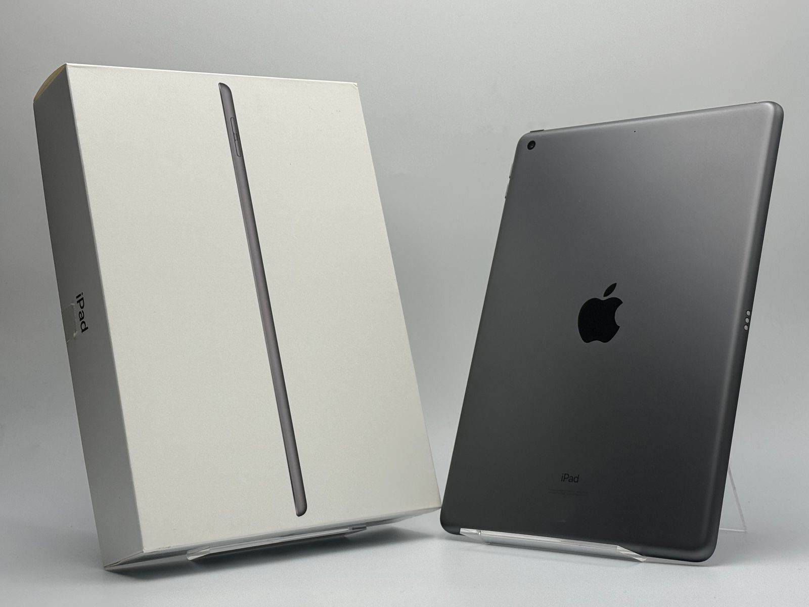 【訳あり箱付き中古C】iPad 第8世代 128GB スペースグレイ Wi-Fi バッテリー【82%】