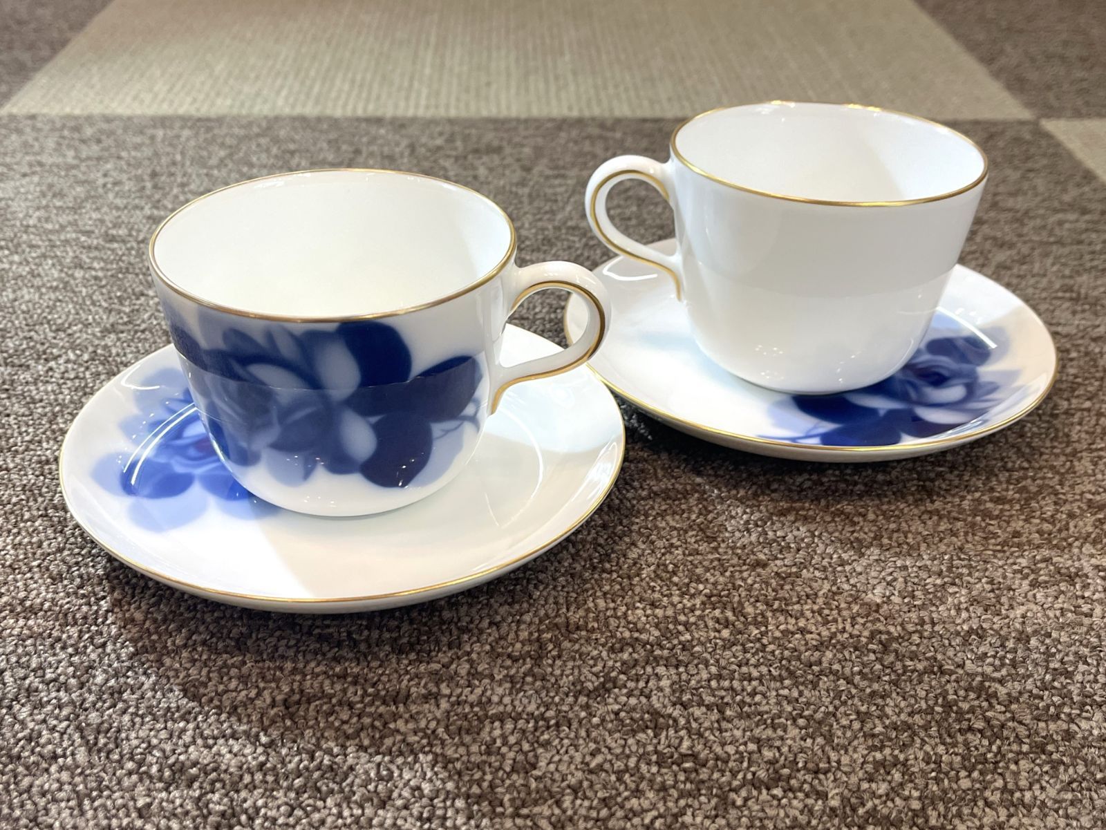 ▽大倉陶園 ブルーローズ ティーカップ＆ソーサー 2客セット 11324