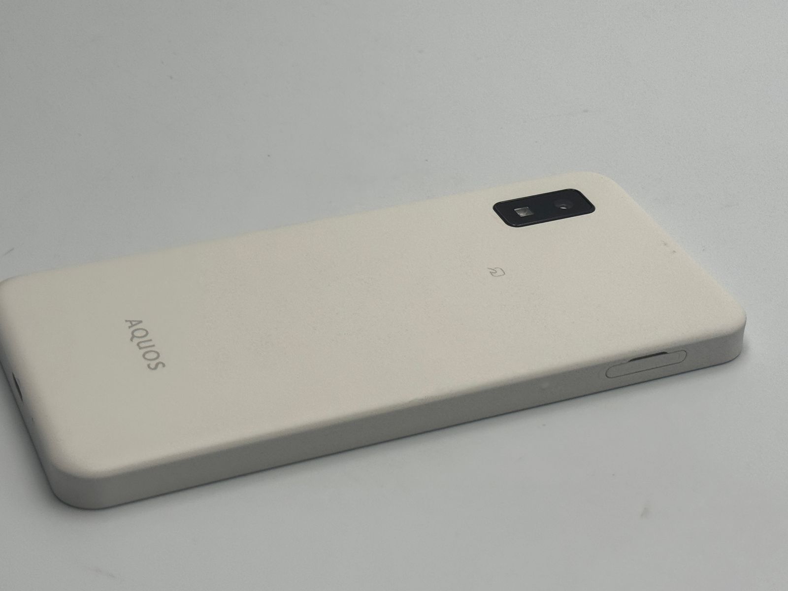 中古B】AQUOS wish3 A302SH ホワイト SIMフリー 白ロム - メルカリ