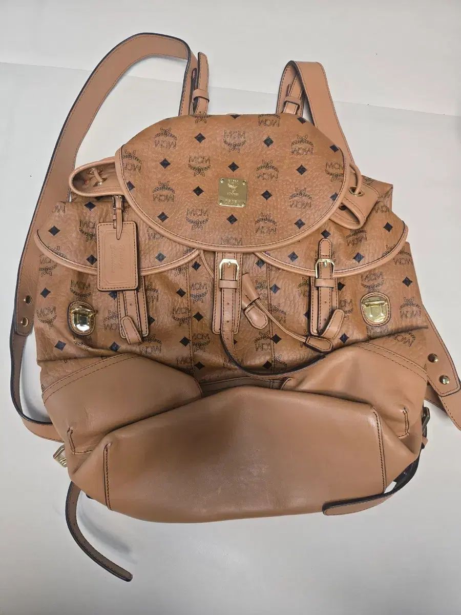MCM ヴィセトス ロゴ バックパック ブラウン