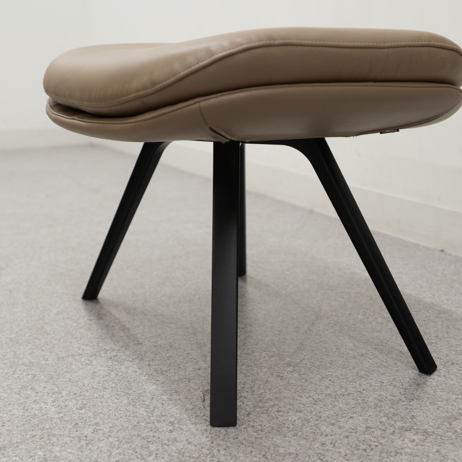 Bランク】Cassina / カッシーナ / 395 P22 フットレスト / オットマン