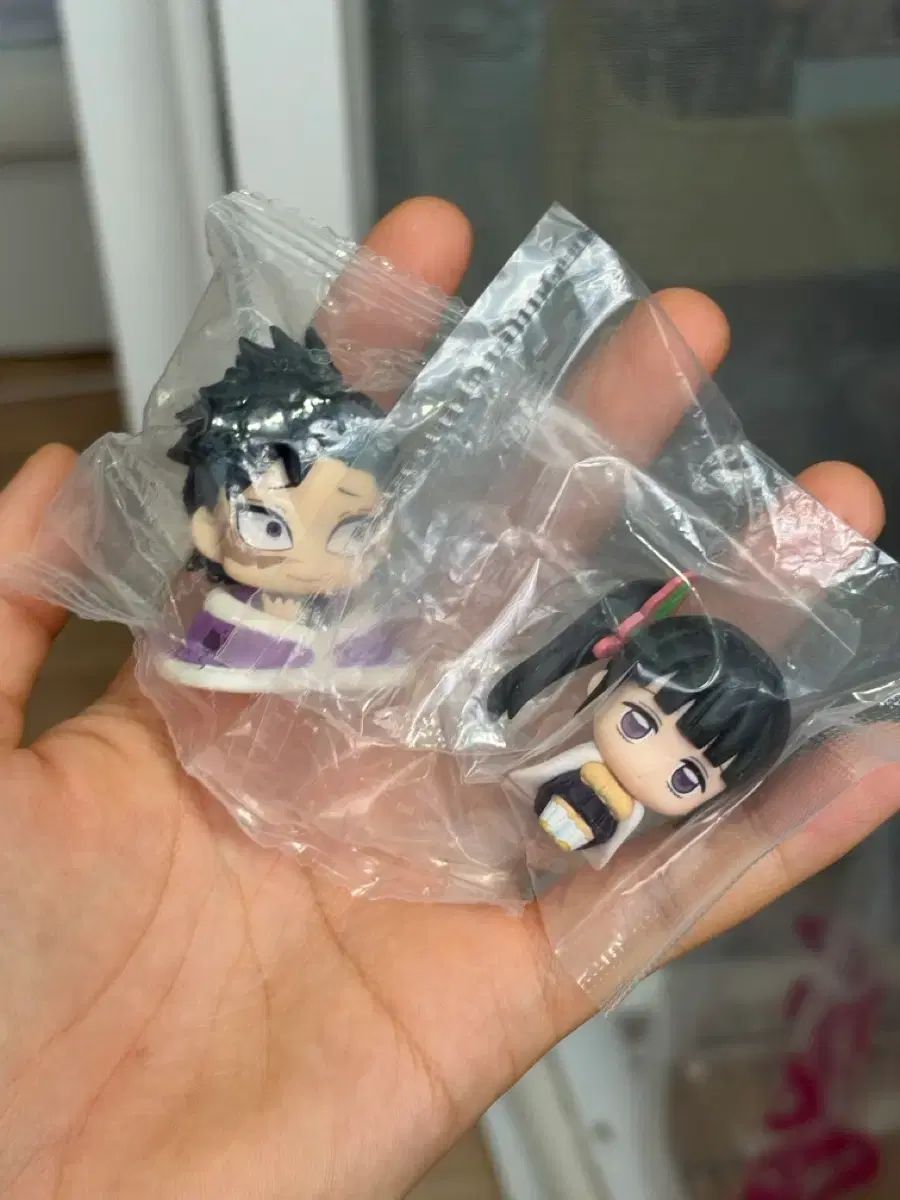 Demon Slayer: Kimetsu no Yaiba Gacha sin abrir Juego de 2 Demon Slayer: Kimetsu no Yaiba Figura Gacha