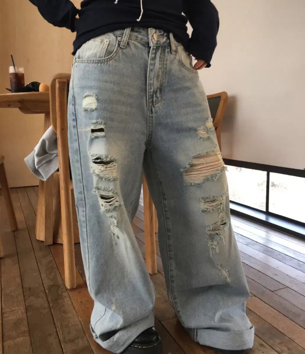 our cabinet Ourcabinet fight damage pants