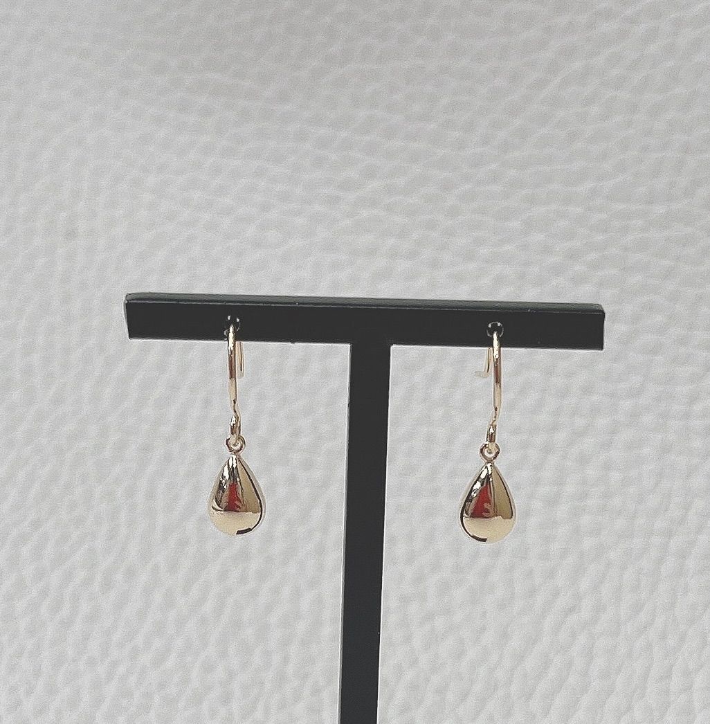 K18 18金　雫　フックピアス　新品
