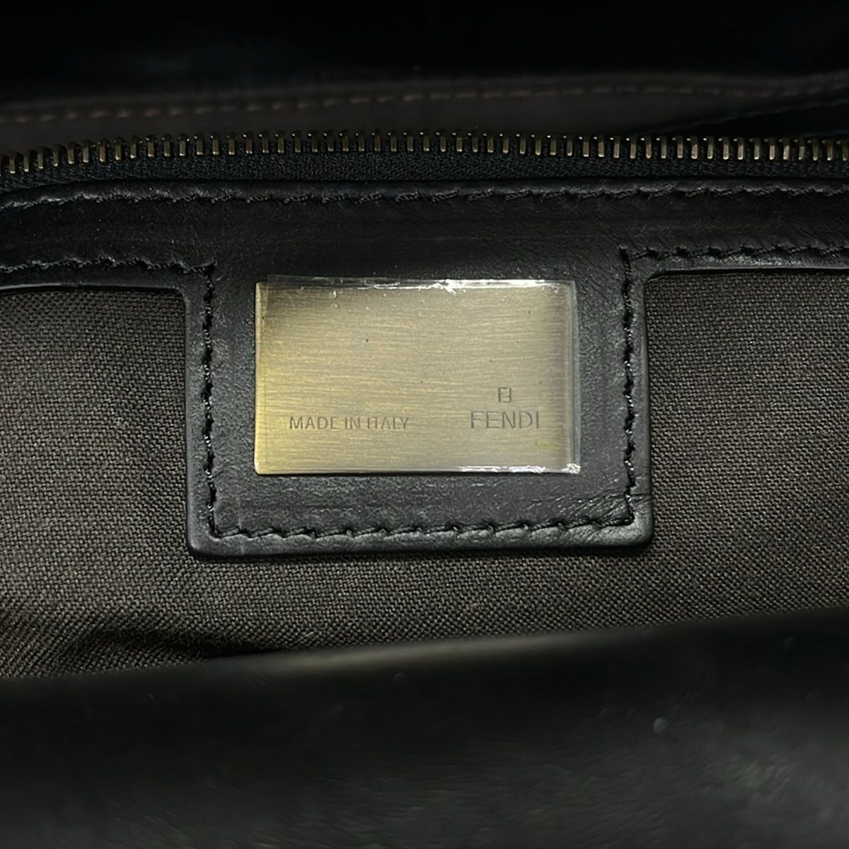 FENDI(フェンディ) ショルダーバッグ ズッカ柄 8BH186 黒 レザー