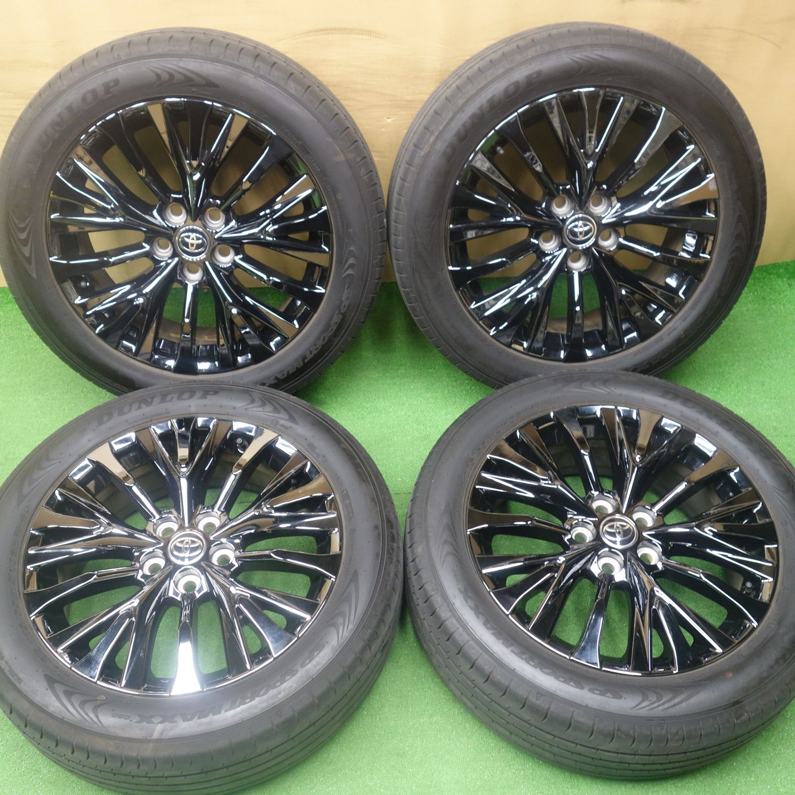 キレイ！24年◎トヨタ 40系 ヴェルファイア Zプレミア 純正 225/55R19