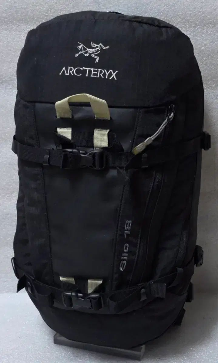アークテリクス ARC'TERYX サイロ Silo18 登山リュック 旅行キャンピングバックパック 19,054円