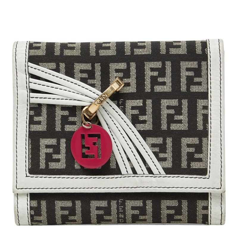 フェンディ ズッキーノ ロゴチャーム 三つ折り財布 8M0177 ホワイト ブラウン キャンバス レザー レディース FENDI【1-0280863】