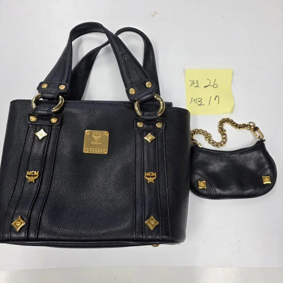 MCM レディース バッグ ブラック + ミニ ポーチ 24,128円