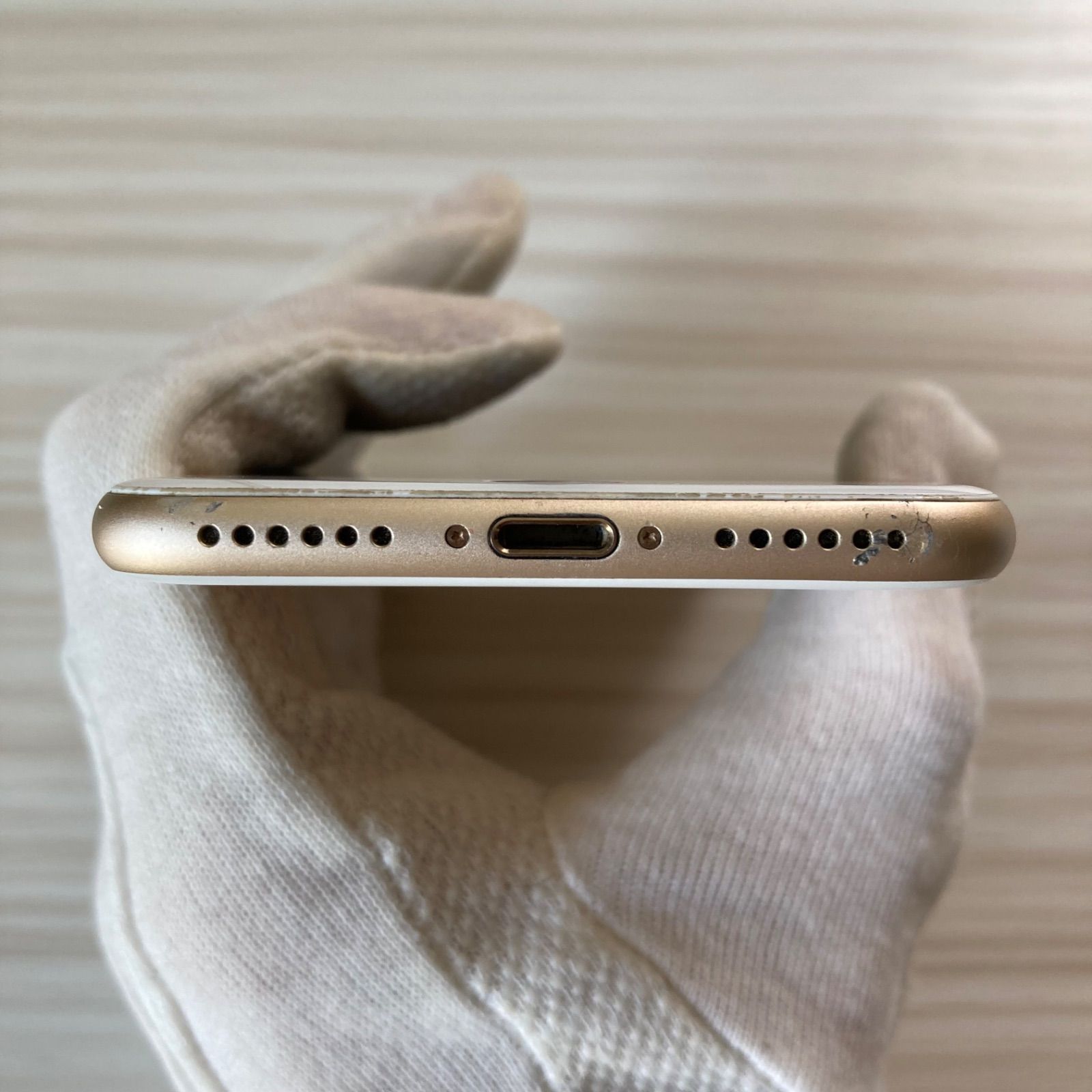 iPhone7 128GB GOLD SIMフリー(訳あり)- メルカリ