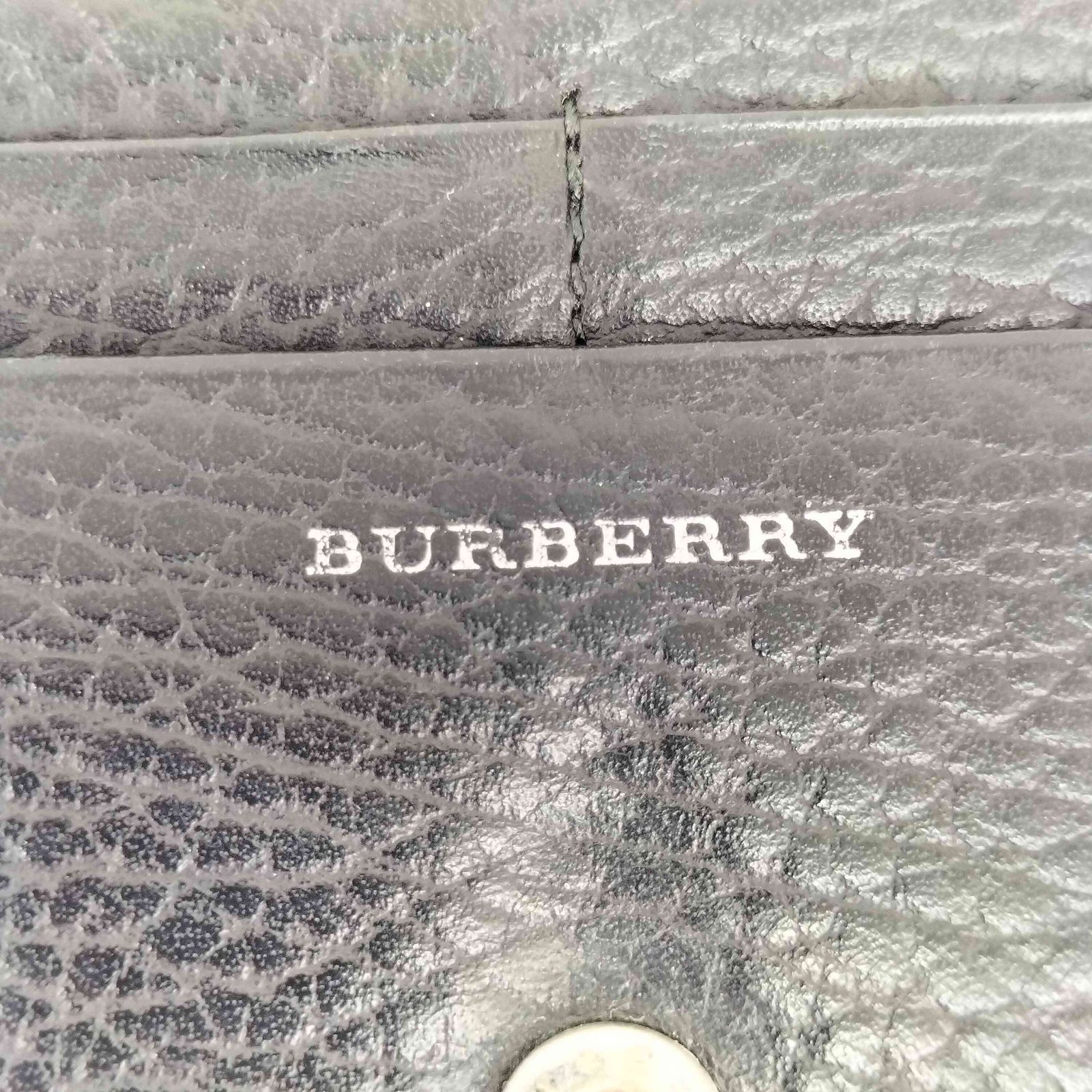 バーバリー BURBERRY 型押しロゴ 裏地ノバチェック クラシックデザイン