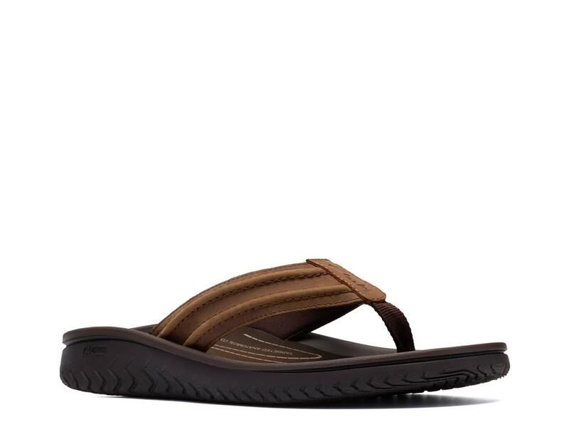 クラークス メンズ シューズ サンダル Clarks Wesley Surflip Flop Beeswax Leather 14,768円