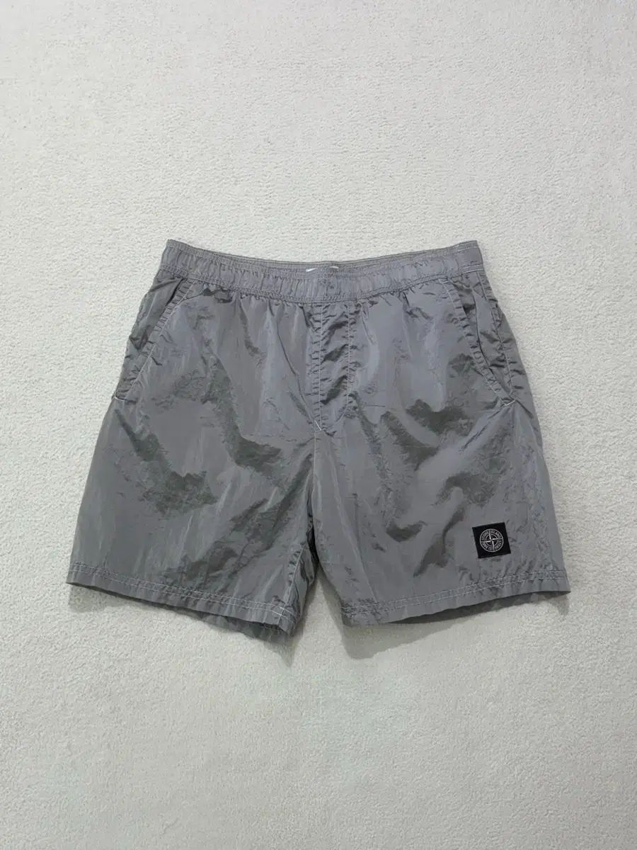 STONE ISLAND ナイロンメタル Swim ショーツ ハーフパンツ アイス M